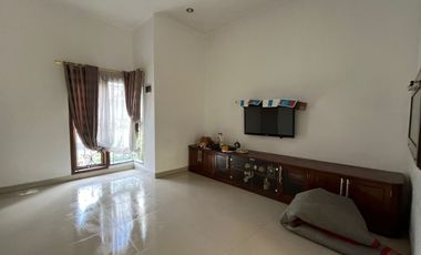 RUMAH DIJUAL DI SOLO DEKAT PAKUWON MALL SOLO BARU FULL FURNISHED