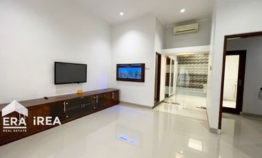 RUMAH DIJUAL DI SOLO DEKAT PAKUWON MALL SOLO BARU FULL FURNISHED