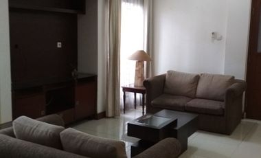 Rumah Minimalis Cipete selatan .Lt, 185 m/Lb 200,m , 2 Lantai ,4 KT ,Fullfurnis, 195 jt/thn