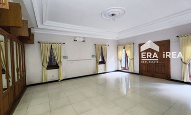 DISEWAKAN RUMAH MEWAH DI SOLO DEKAT PARAGON MALL