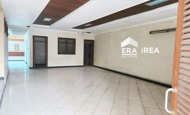 DISEWAKAN RUMAH MEWAH DI SOLO DEKAT PARAGON MALL