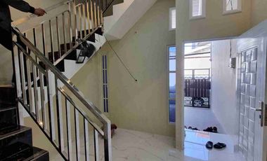 sewa rmh baru 2Lt di lebak ,bisa buat usaha depot,toko dll