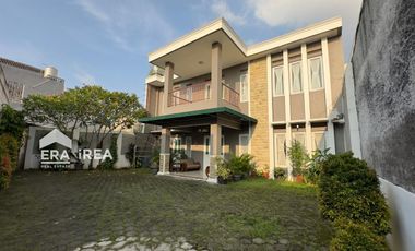 RUMAH DIJUAL DI SOLO DEKAT PASAR HARJODAKSINO SINGOSAREN PLAZA