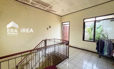 RUMAH DIJUAL DI SOLO DEKAT PASAR LEGI HOTEL MAHALAYA DAN STASIUN BALAPAN