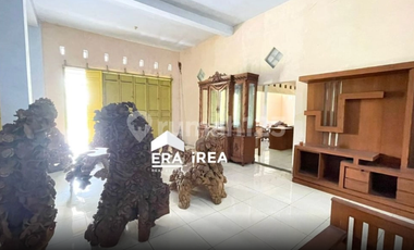 Dijual ruang usaha dan rumah Pengging Boyolali