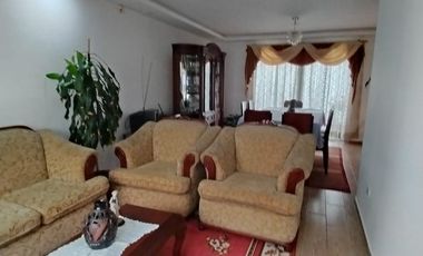 En Venta Casa en sector Carretas, cerca a Yanbal y Centro Comercial El Portal, Norte de Quito