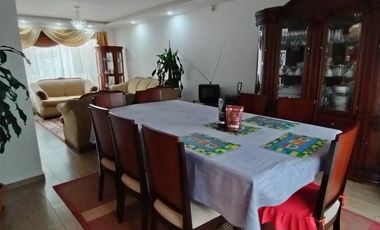 En Venta Casa en sector Carretas, cerca a Yanbal y Centro Comercial El Portal, Norte de Quito