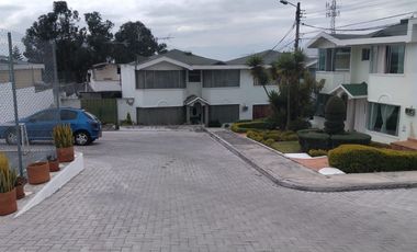 En Venta Casa en sector Carretas, cerca a Yanbal y Centro Comercial El Portal, Norte de Quito