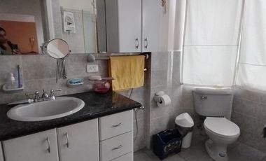 En Venta Casa en sector Carretas, cerca a Yanbal y Centro Comercial El Portal, Norte de Quito