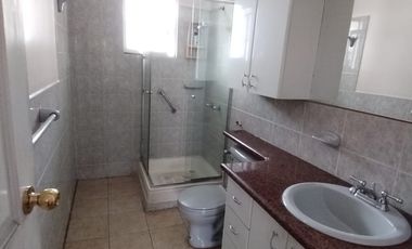 En Venta Casa en sector Carretas, cerca a Yanbal y Centro Comercial El Portal, Norte de Quito