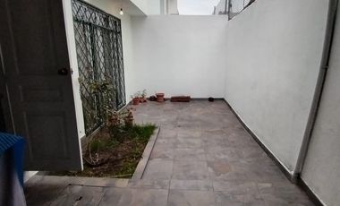 En Venta Casa en sector Carretas, cerca a Yanbal y Centro Comercial El Portal, Norte de Quito