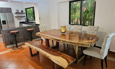 Remodeled 3-Bedroom Home for Rent in Playacar – Golf Views, Pool & Solar Panels