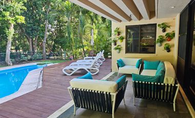 Remodeled 3-Bedroom Home for Rent in Playacar – Golf Views, Pool & Solar Panels