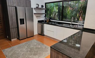 Remodeled 3-Bedroom Home for Rent in Playacar – Golf Views, Pool & Solar Panels