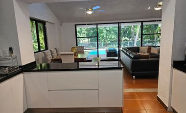 Remodeled 3-Bedroom Home for Rent in Playacar – Golf Views, Pool & Solar Panels