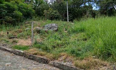 VENDO 2 LOTES SEGUIDOSA TRES CUADRAS DEL CENTRO COMERCIAL AVENIDA DE FUSAGASUGA CON ESCRITURA PÚBLICA.