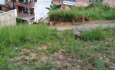 VENDO 2 LOTES SEGUIDOSA TRES CUADRAS DEL CENTRO COMERCIAL AVENIDA DE FUSAGASUGA CON ESCRITURA PÚBLICA.
