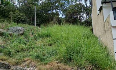 VENDO 2 LOTES SEGUIDOSA TRES CUADRAS DEL CENTRO COMERCIAL AVENIDA DE FUSAGASUGA CON ESCRITURA PÚBLICA.
