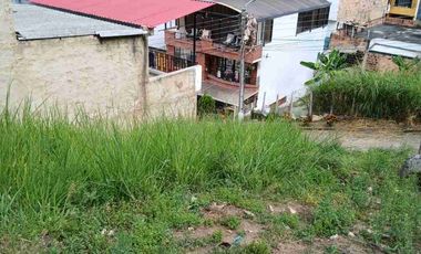 VENDO 2 LOTES SEGUIDOSA TRES CUADRAS DEL CENTRO COMERCIAL AVENIDA DE FUSAGASUGA CON ESCRITURA PÚBLICA.