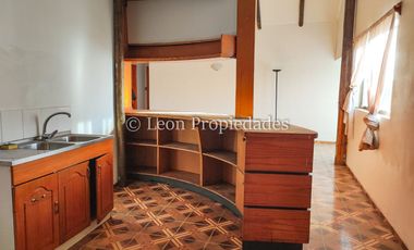 Leon Propiedades vende parcela con casa en sector Lo Águila centro, Curacaví.