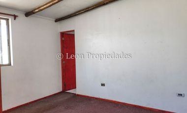 Leon Propiedades vende parcela con casa en sector Lo Águila centro, Curacaví.