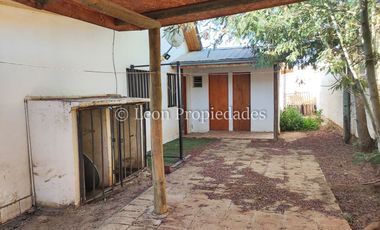 Leon Propiedades vende parcela con casa en sector Lo Águila centro, Curacaví.