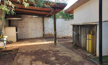 Leon Propiedades vende parcela con casa en sector Lo Águila centro, Curacaví.