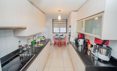 SE VENDE DEPTO EN EDIFICIO ALTO CAVANCHA.