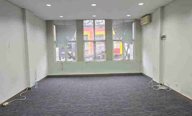 Disewakan RUKO 3 LAntai 1/2