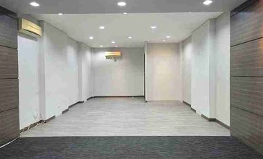 Disewakan RUKO 3 LAntai 1/2