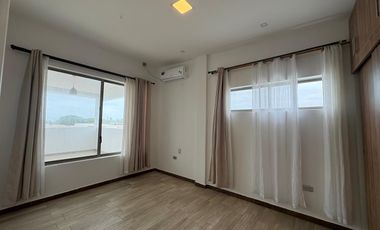 VENDO DEPARTAMENTO EN TERCER PISO CON AMPLIA TERRAZA
