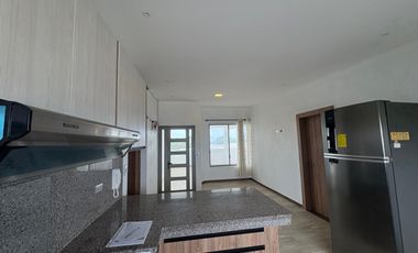 VENDO DEPARTAMENTO EN TERCER PISO CON AMPLIA TERRAZA