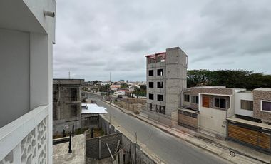 VENDO DEPARTAMENTO EN TERCER PISO CON AMPLIA TERRAZA