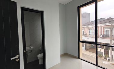 Rumah Baru 2 Lantai di Park Residence Taman Surya