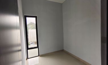 Rumah Baru 2 Lantai di Park Residence Taman Surya