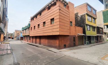 🏡 ¡Inversión u Hogar de Lujo Espacial! Casa de 3 Pisos en Villa Amalia 🚀