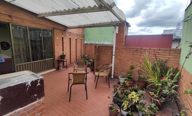 🏡 ¡Inversión u Hogar de Lujo Espacial! Casa de 3 Pisos en Villa Amalia 🚀