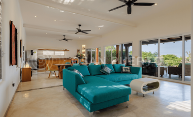 Residencia Panorámica con Vista al Mar en un Terreno Único de 1,180 m² en Punta Zicatela