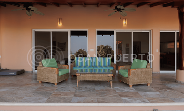 Residencia Panorámica con Vista al Mar en un Terreno Único de 1,180 m² en Punta Zicatela