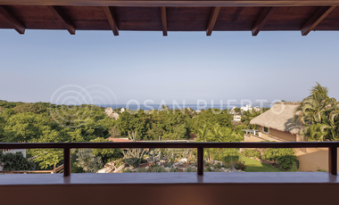 Residencia Panorámica con Vista al Mar en un Terreno Único de 1,180 m² en Punta Zicatela