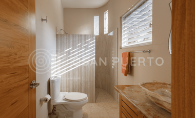 Residencia Panorámica con Vista al Mar en un Terreno Único de 1,180 m² en Punta Zicatela