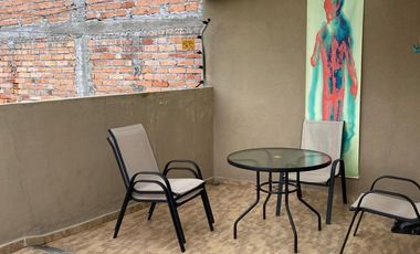 CASA EN ARRIENDO DE 4 DORMITORIOS EN LA CALLE PARIS SECTOR REDONDEL MUÑECAS DE PIEDRA