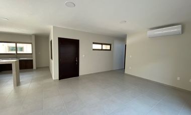 CASA EN RENTA CALLE RIO COATZACOALCOS, JARDINES DE TUXPAN