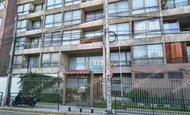 Se Vende Depto en Estación Central . Calle Obispo Manuel Umañas Salinas 033,  a 3 minutos del  Metro Universidad de Santiago
✔️Características:
Piso 9. 
34,83. Mts2 Totales. 
Terraza de 2,52mt2
1 Dormitorios.
1 Baño.
Living/ Comedor con desayunador.
1 Estacionamiento.
1 Bodega. 
Agua Caliente por Caldera. 
Piscina..
Parque Infantil.
Quincho.
Lavandería.

Hall de Entrada
Vigilancia 24/7.
✔️ Entorno:
Cercana a Locomoción.
Supermercados.
Ferias Libres.
Todo tipo de Comercios.
Cesfam.
Hospitales.
Colegios.
Jardines de Infancias.

💲Valor de Venta 58.000.000. Comisión del 2% Más IVA.
Se acepta todo medio de pago. 
MC Propiedades 
Tu aleada inmobiliaria

#Leasing 
#Creditos 
#ventas 
#arriendos 
#gestiondedocumentos #CapCut