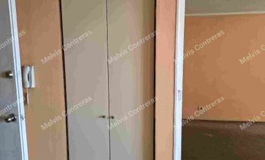 Se Vende Depto en Estación Central . Calle Obispo Manuel Umañas Salinas 033,  a 3 minutos del  Metro Universidad de Santiago
✔️Características:
Piso 9. 
34,83. Mts2 Totales. 
Terraza de 2,52mt2
1 Dormitorios.
1 Baño.
Living/ Comedor con desayunador.
1 Estacionamiento.
1 Bodega. 
Agua Caliente por Caldera. 
Piscina..
Parque Infantil.
Quincho.
Lavandería.

Hall de Entrada
Vigilancia 24/7.
✔️ Entorno:
Cercana a Locomoción.
Supermercados.
Ferias Libres.
Todo tipo de Comercios.
Cesfam.
Hospitales.
Colegios.
Jardines de Infancias.

💲Valor de Venta 58.000.000. Comisión del 2% Más IVA.
Se acepta todo medio de pago. 
MC Propiedades 
Tu aleada inmobiliaria

#Leasing 
#Creditos 
#ventas 
#arriendos 
#gestiondedocumentos #CapCut