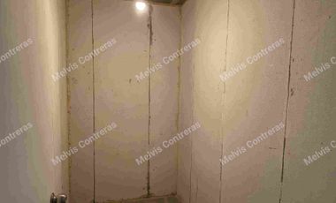 Se Vende Depto en Estación Central . Calle Obispo Manuel Umañas Salinas 033,  a 3 minutos del  Metro Universidad de Santiago
✔️Características:
Piso 9. 
34,83. Mts2 Totales. 
Terraza de 2,52mt2
1 Dormitorios.
1 Baño.
Living/ Comedor con desayunador.
1 Estacionamiento.
1 Bodega. 
Agua Caliente por Caldera. 
Piscina..
Parque Infantil.
Quincho.
Lavandería.

Hall de Entrada
Vigilancia 24/7.
✔️ Entorno:
Cercana a Locomoción.
Supermercados.
Ferias Libres.
Todo tipo de Comercios.
Cesfam.
Hospitales.
Colegios.
Jardines de Infancias.

💲Valor de Venta 58.000.000. Comisión del 2% Más IVA.
Se acepta todo medio de pago. 
MC Propiedades 
Tu aleada inmobiliaria

#Leasing 
#Creditos 
#ventas 
#arriendos 
#gestiondedocumentos #CapCut