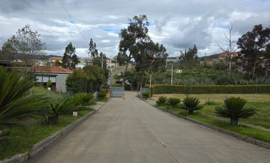 En Venta dentro de exclusiva Urbanización Privada en Challuabamba