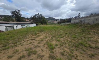 En Venta dentro de exclusiva Urbanización Privada en Challuabamba