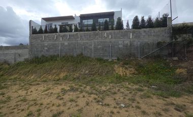 En Venta dentro de exclusiva Urbanización Privada en Challuabamba