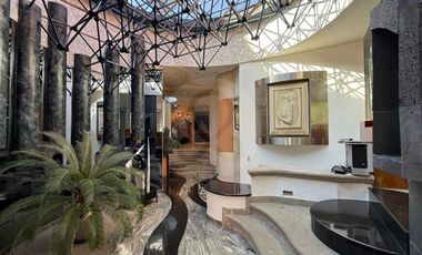 Casa en Renta en Bosque de las Lomas – Jardín Amplio + 4 Terrazas